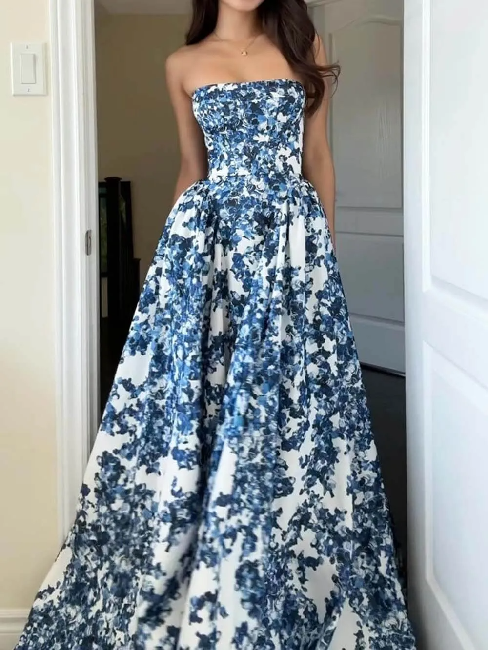 Valenzora | Porcelain Flower Dress