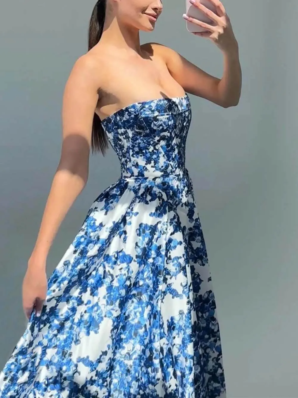 Valenzora | Porcelain Flower Dress