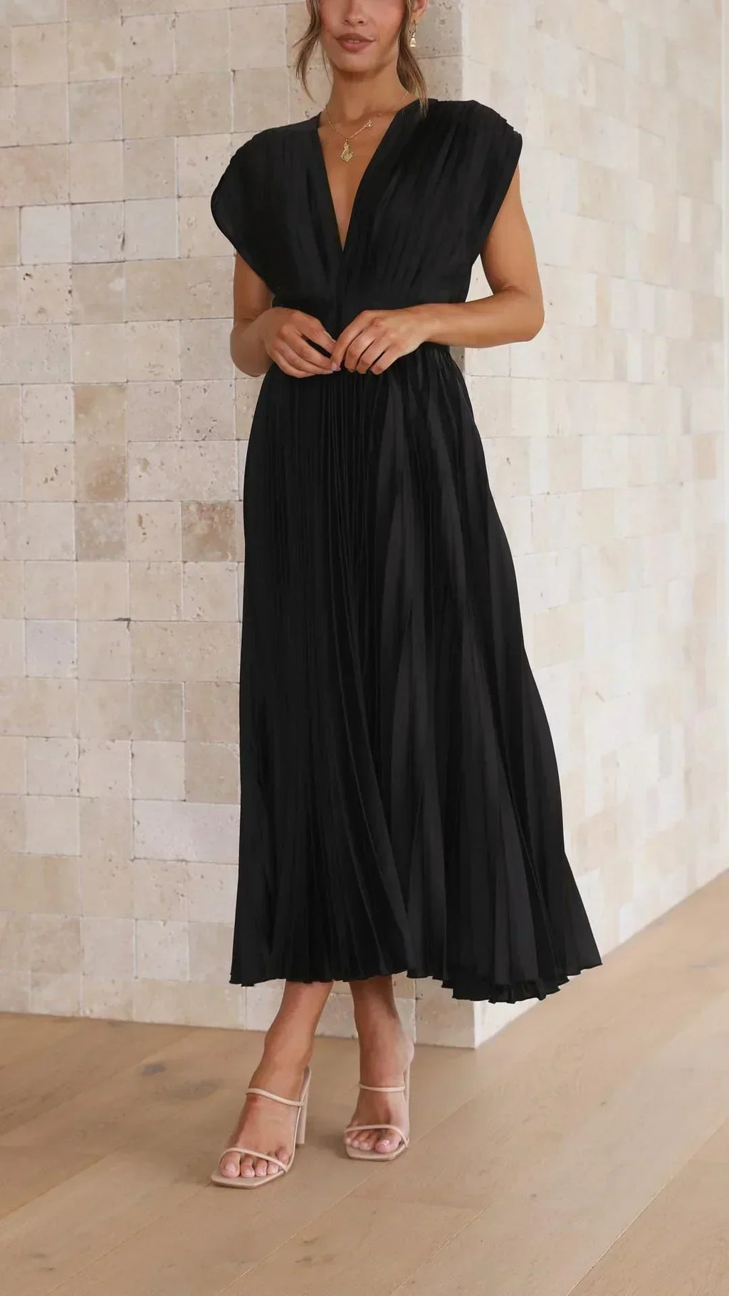 Valenzora | Elektrisch plissiertes, elegantes ärmelloses Kleid