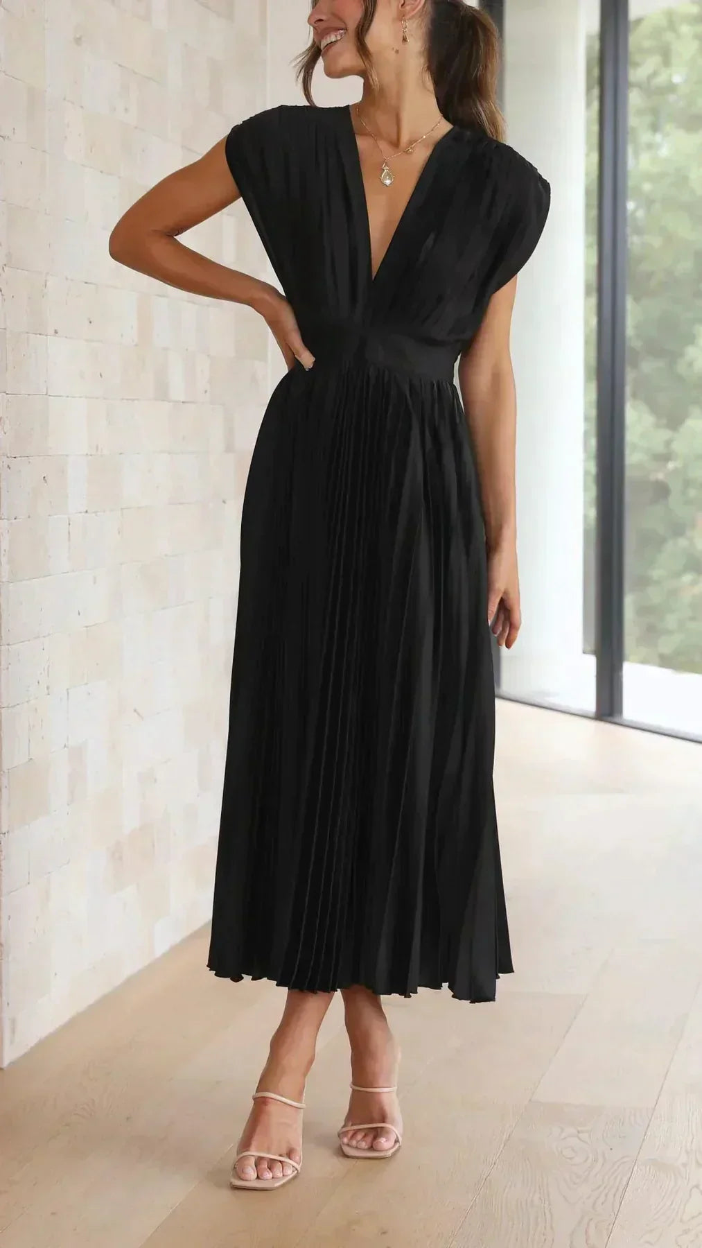 Valenzora | Elegant Sexy Pleated Dress