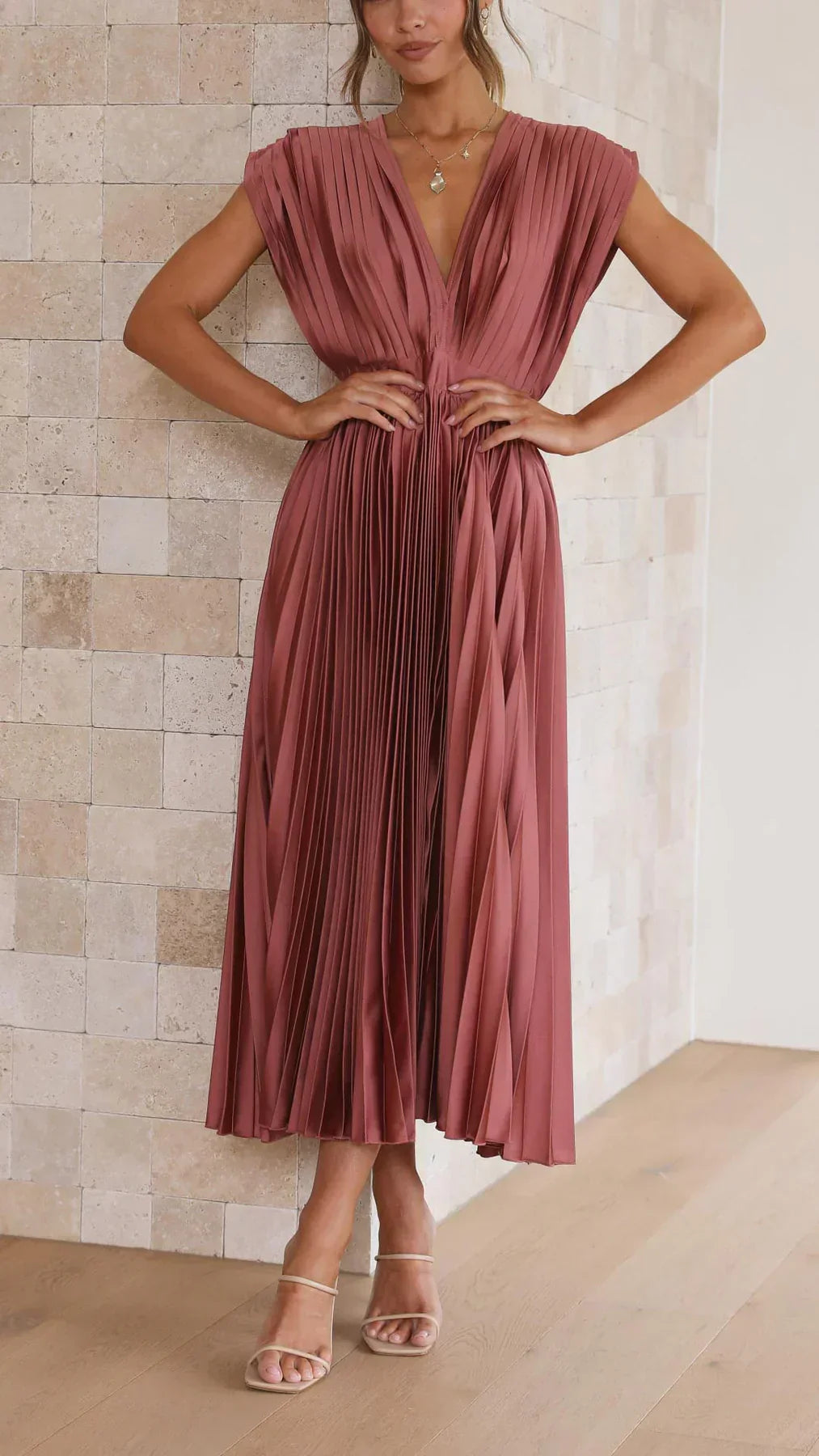 Valenzora - Elegant Sexy Pleated Dress