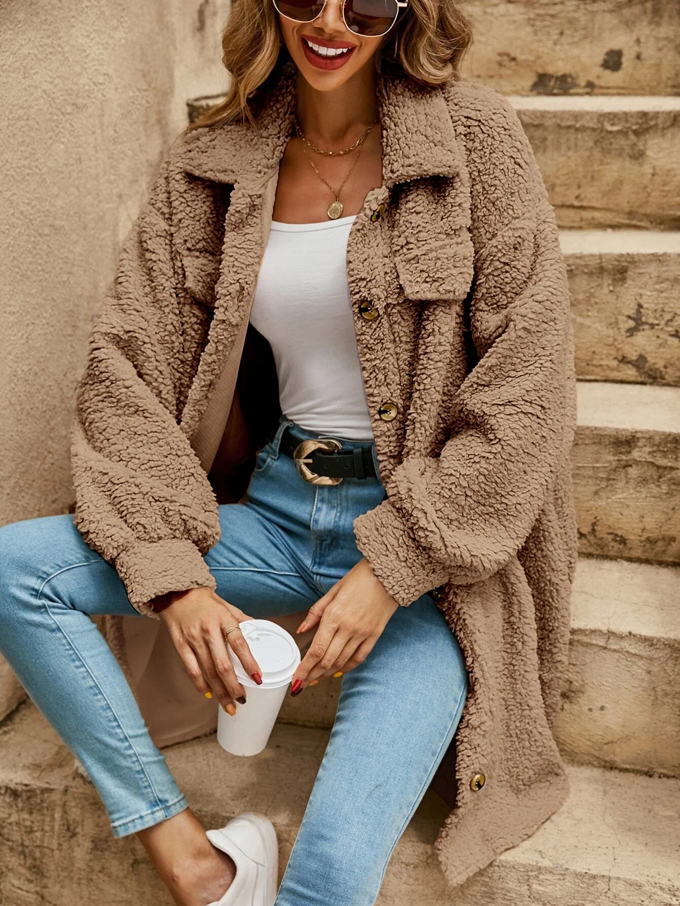 Valenzora - Women's button-up coat with eye-catching buttons