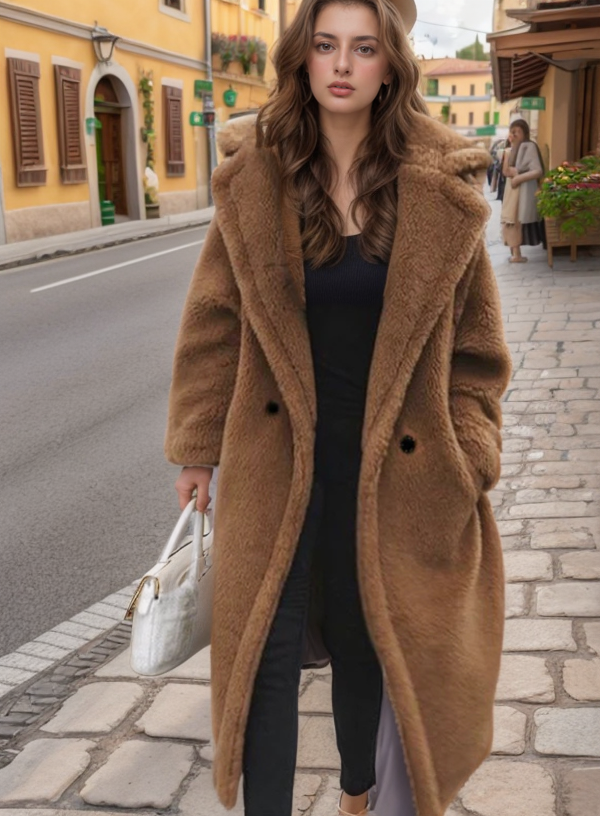 Valenzora – Urban Chic Teddyfell-Mantel für Damen