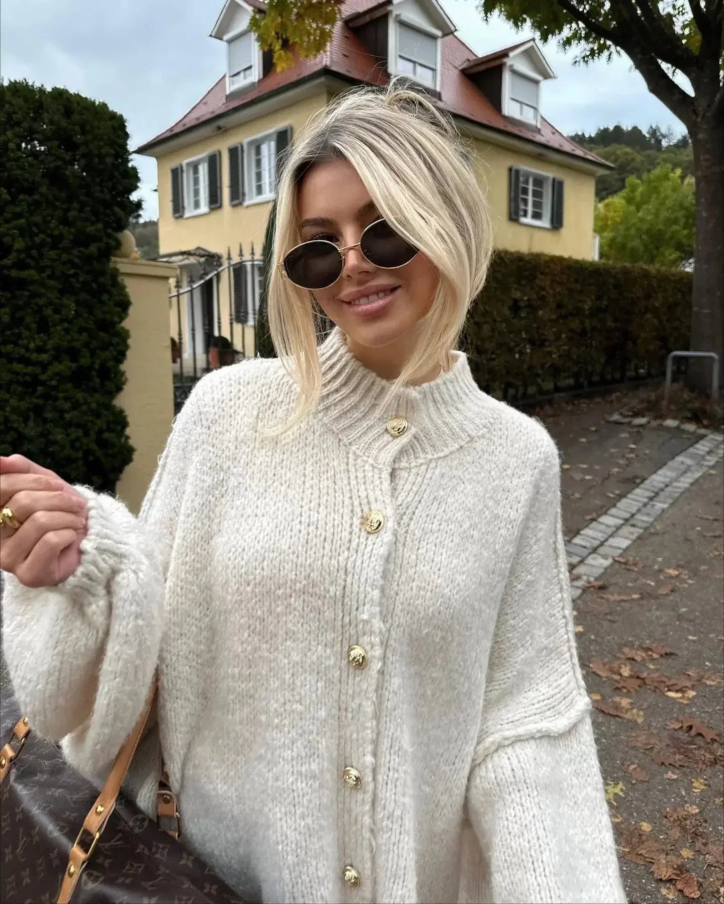 Valenzora | Oversized Cardigan Warm, loose-fitting, chunky knit women's jacket