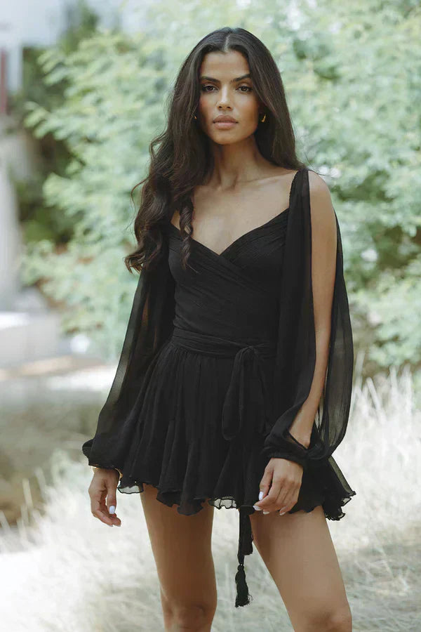 Valenzora | Dress Valenzora | with flowing sleeves and V-neck