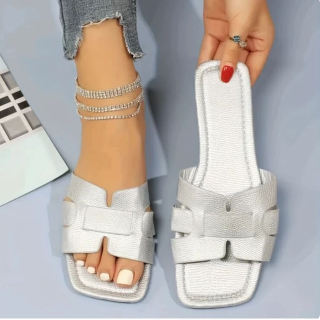 Valenzora | Stylish and versatile sandals for summer