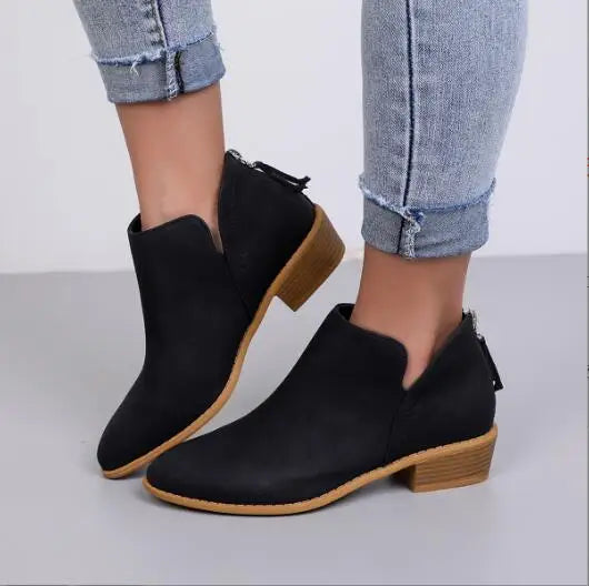 Valenzora | Stylish suede ankle boots with