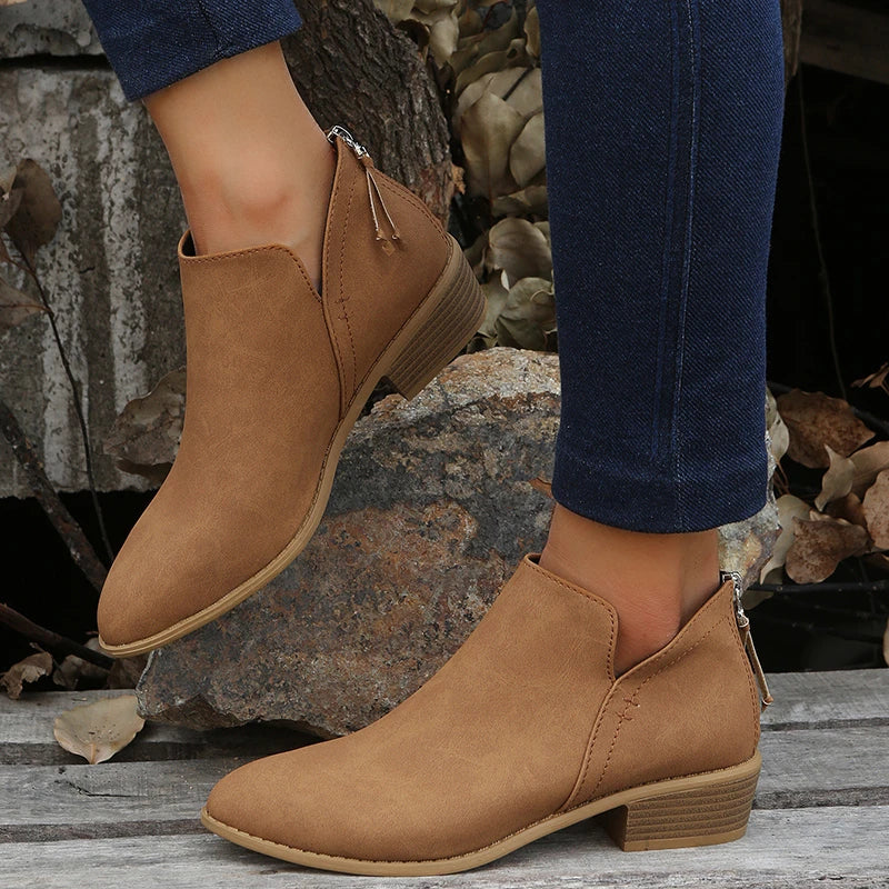 Valenzora | Stylish suede ankle boots with