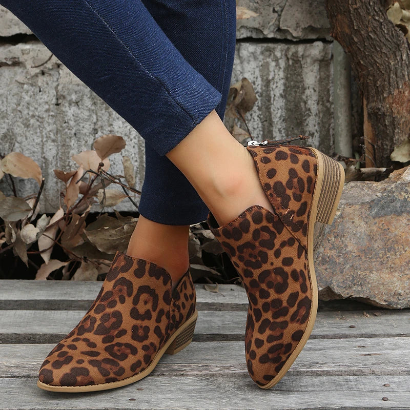 Valenzora | Stylish suede ankle boots with