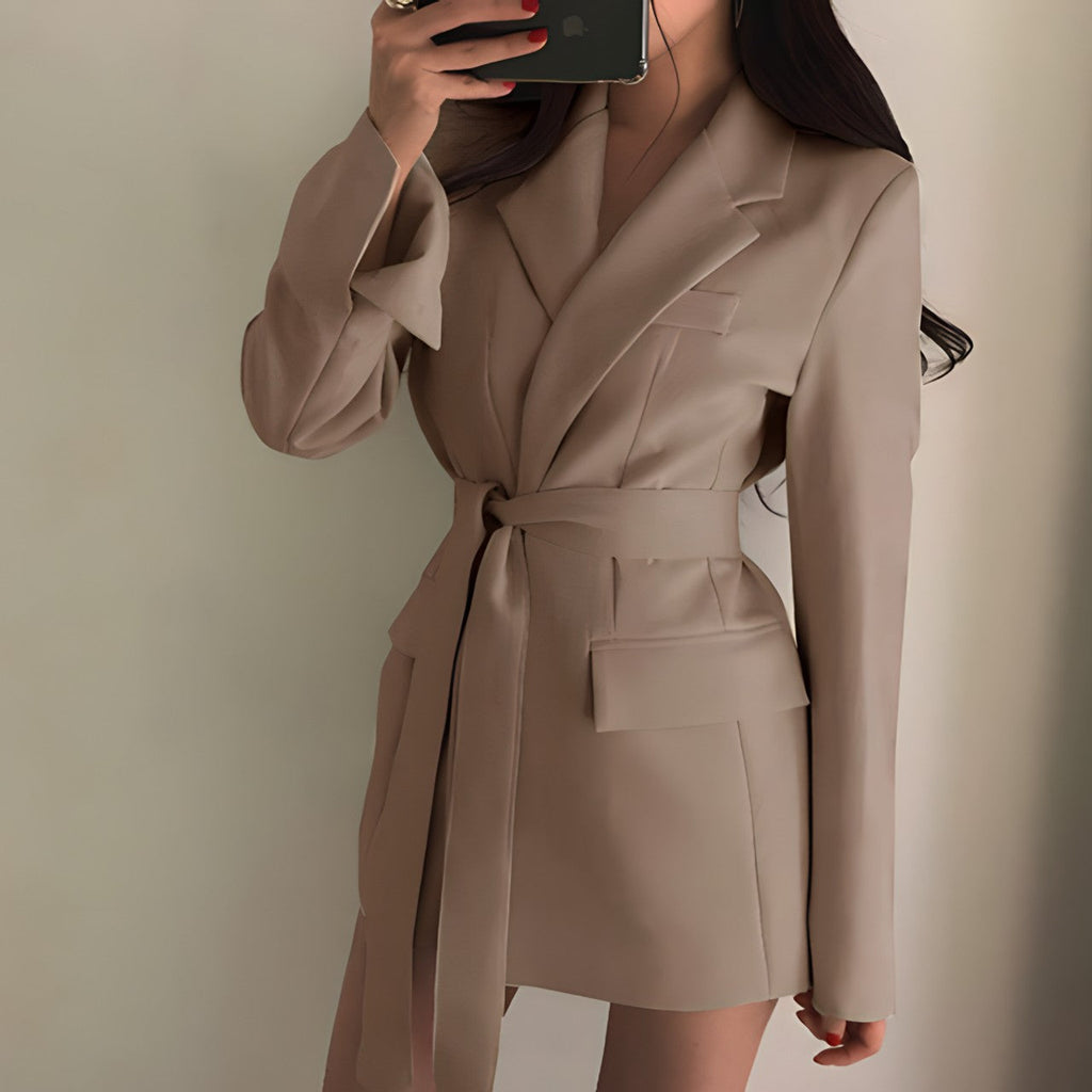Valenzora - Eleganter Blazer mit Gürtel