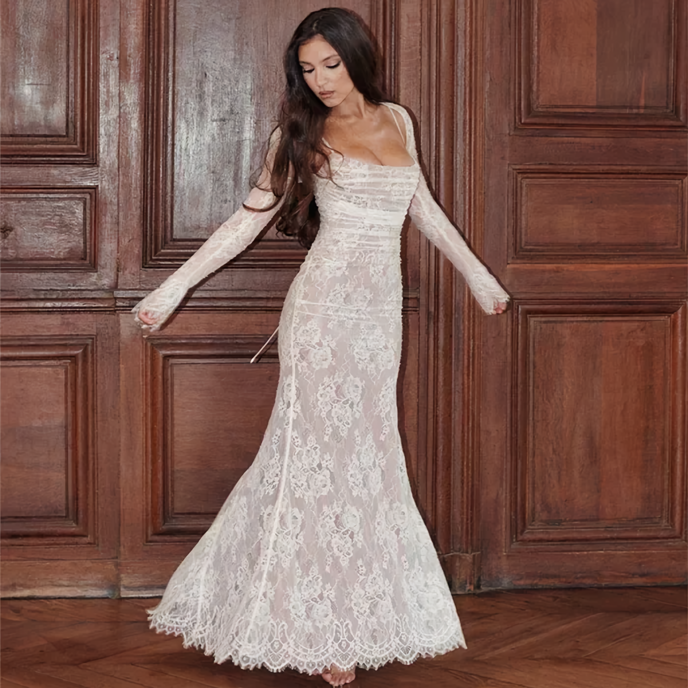 Valenzora | Maxikleid mit Spitzenstickerei und Spaghetti-Trägern