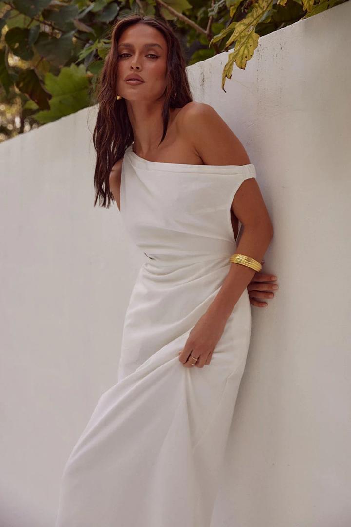 Leinenkleid mit schrägen Schultern