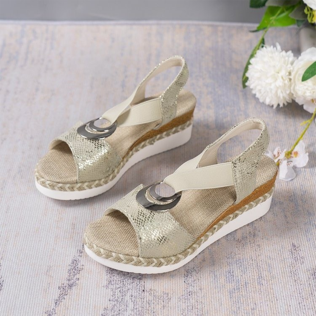 Fashionable sandals for women