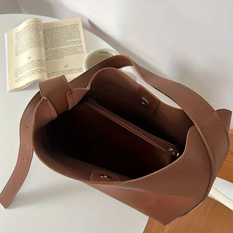 Elegant leather bag