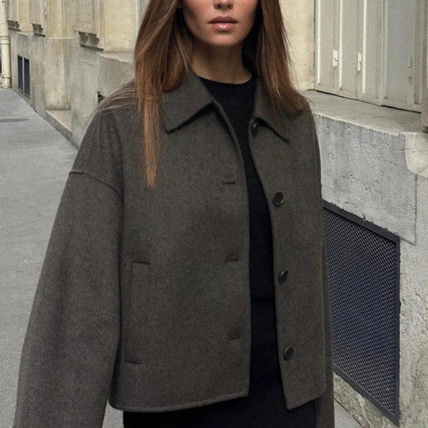 Valenzora | Single-breasted, relaxed fit, short wool coat, wool trench coat for women
