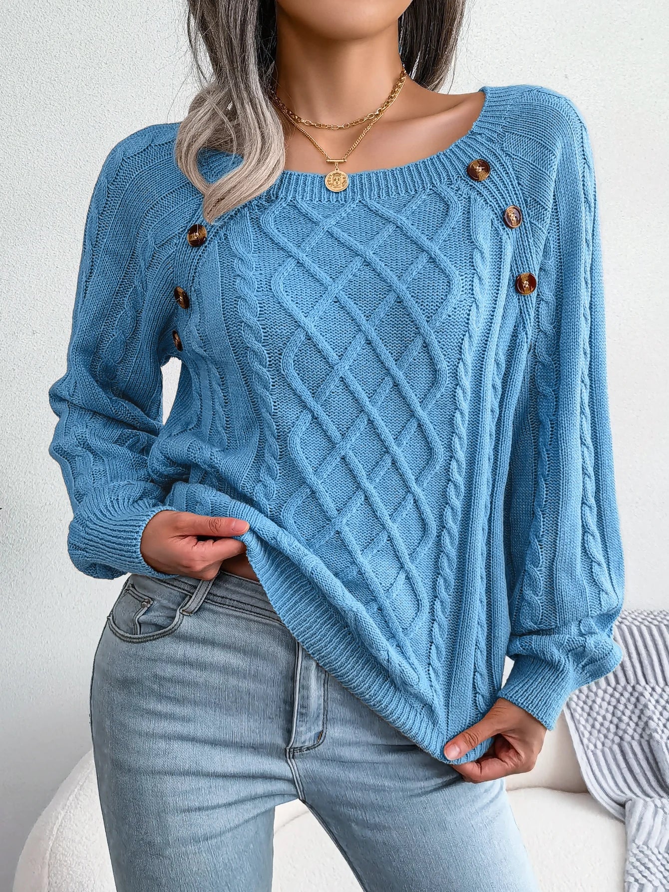Casual women's sweater
