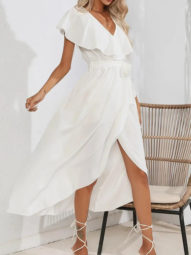 Valenzora | Flowing, elegant V-neck dress