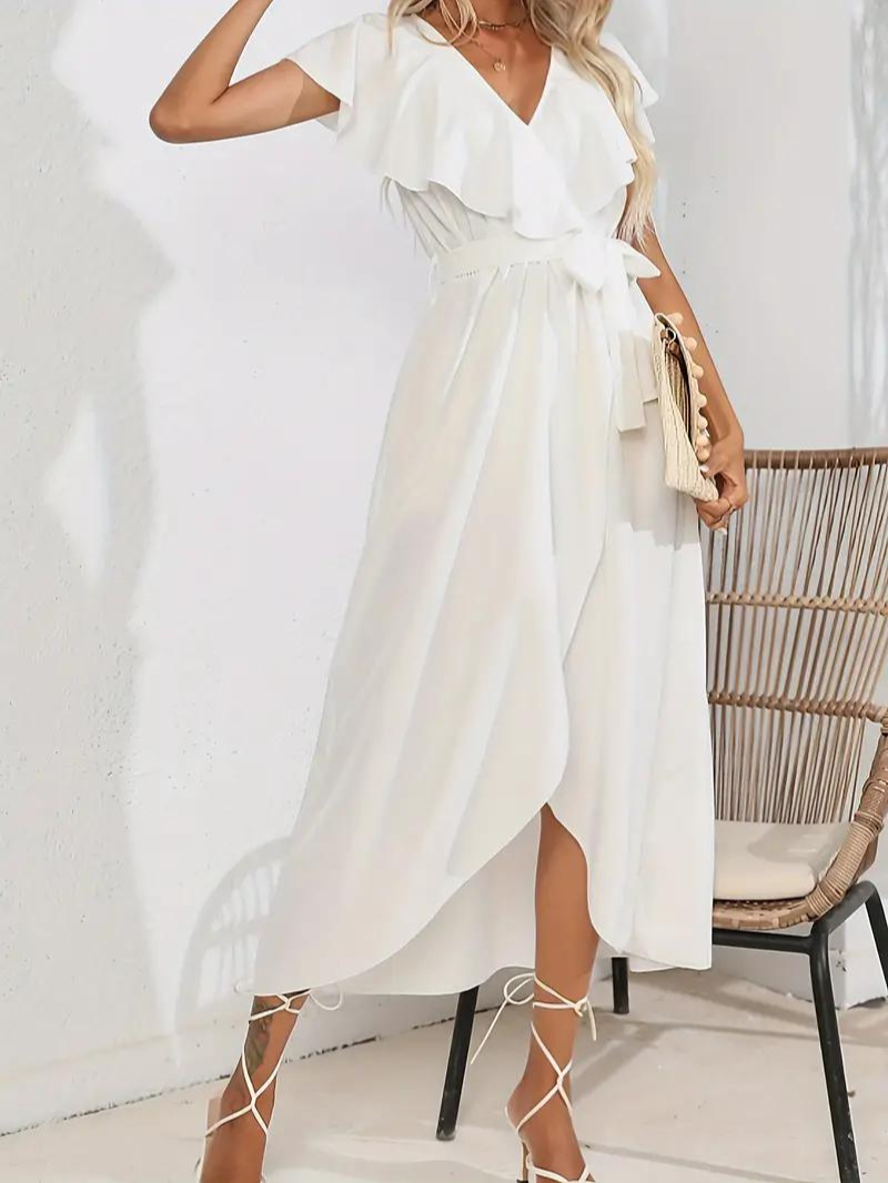 Valenzora | Flowing, elegant V-neck dress