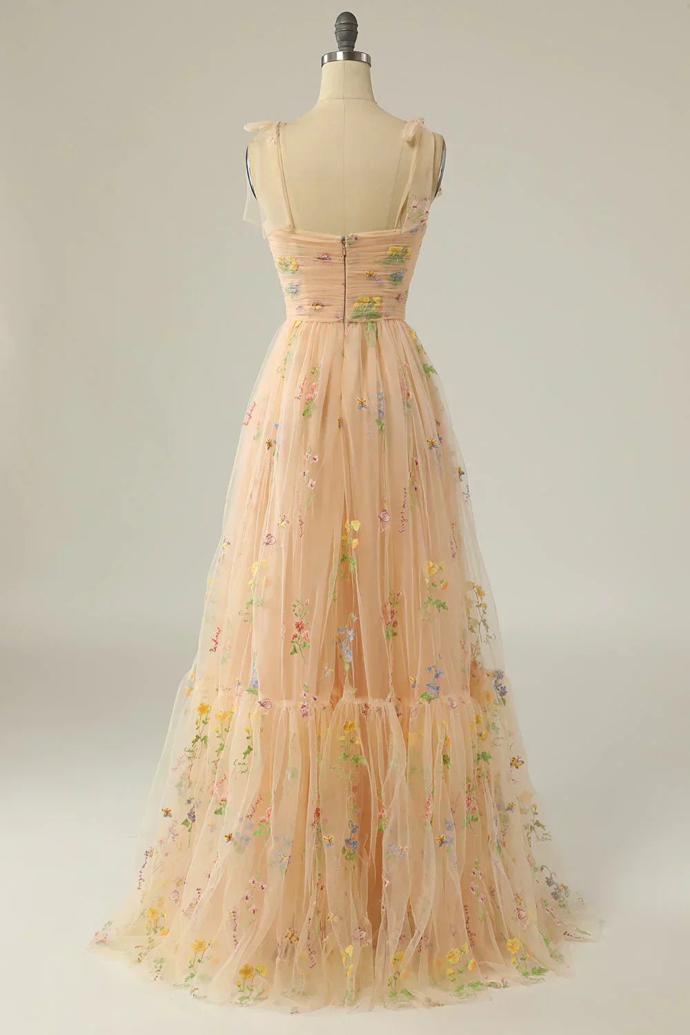 Valenzora | High-quality ball gown made of embroidered tulle