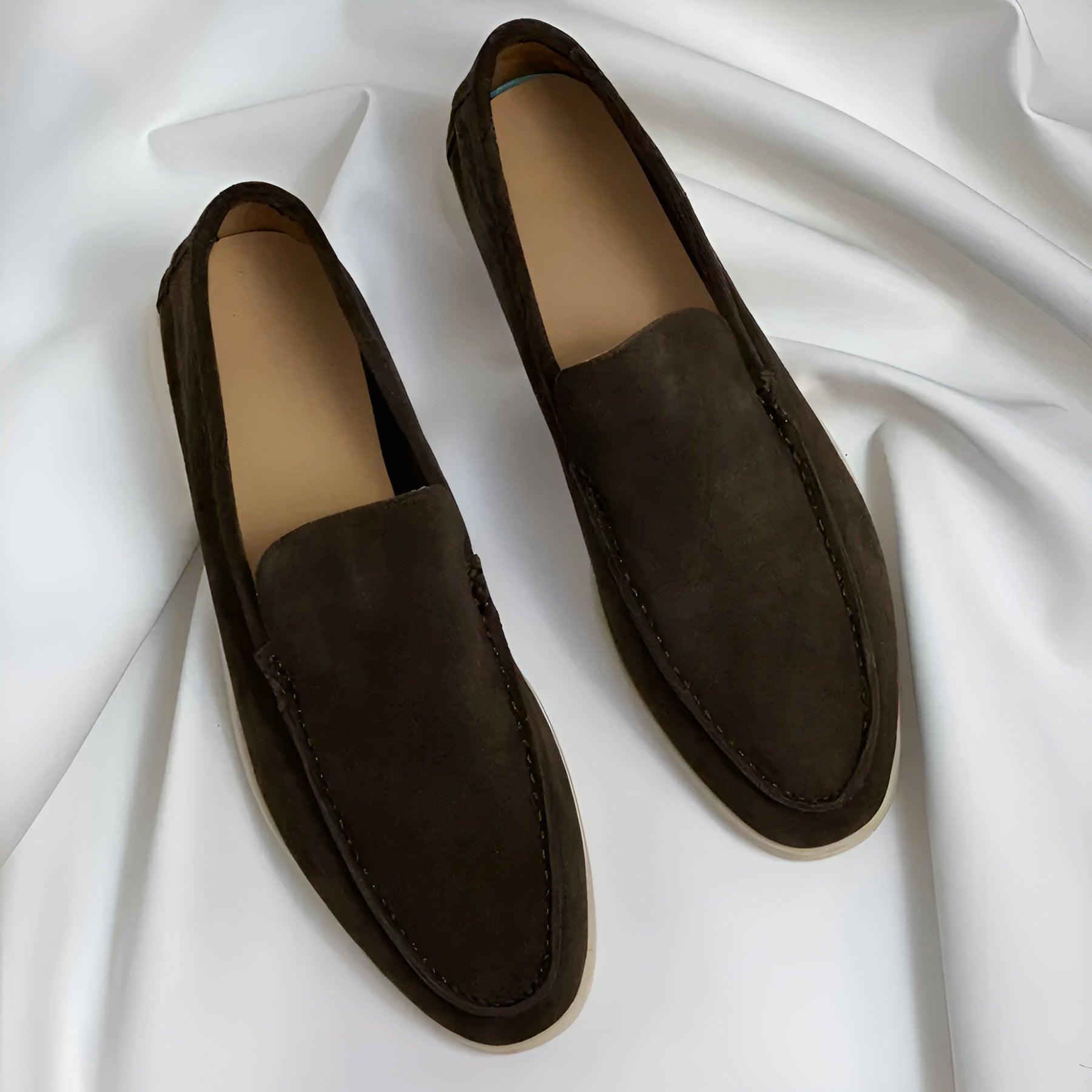 Valenzora | Stylish lounging chairs with comfortable soles