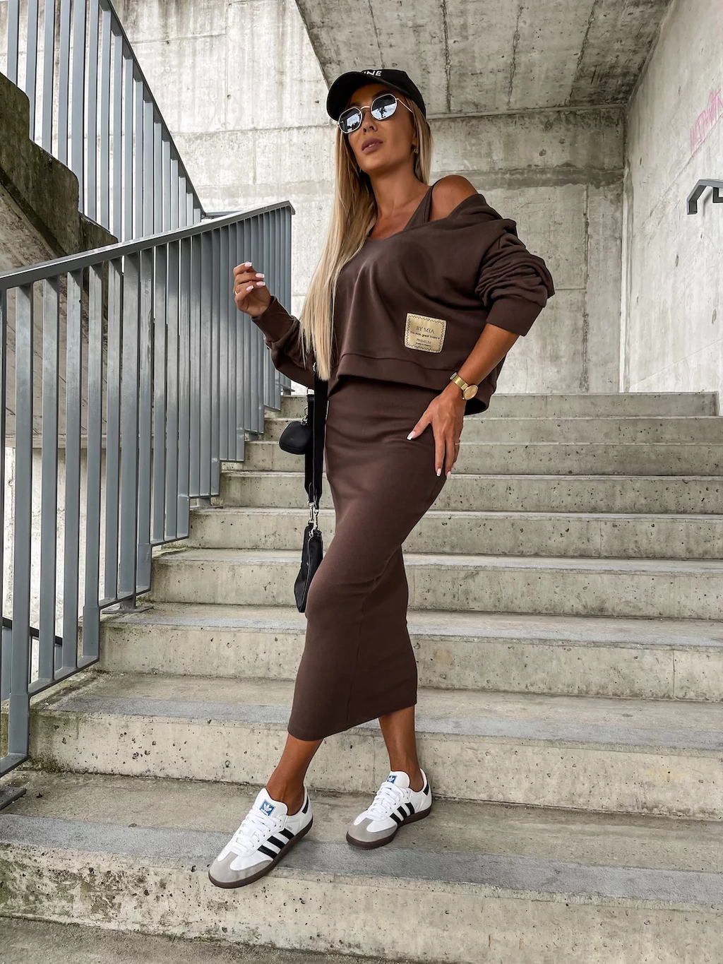 Valenzora | Damen Midi Bodycon Kleid & Sweatshirt Outfit
