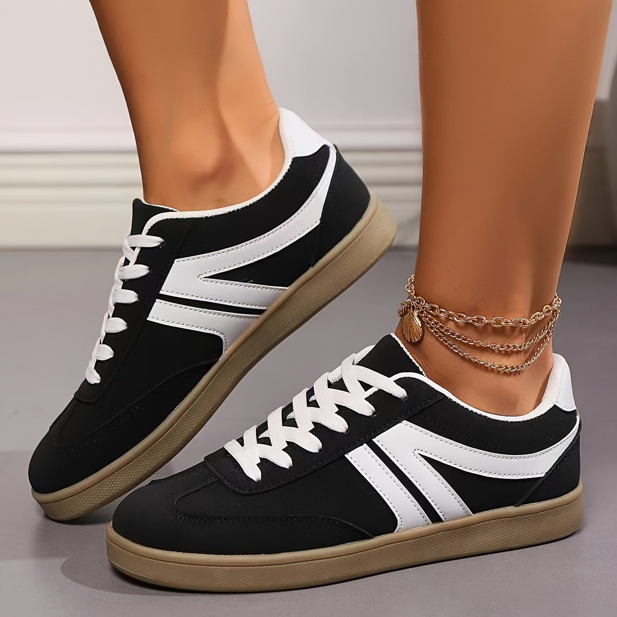 Valenzora | Comfortable women's sneakers in solid colors