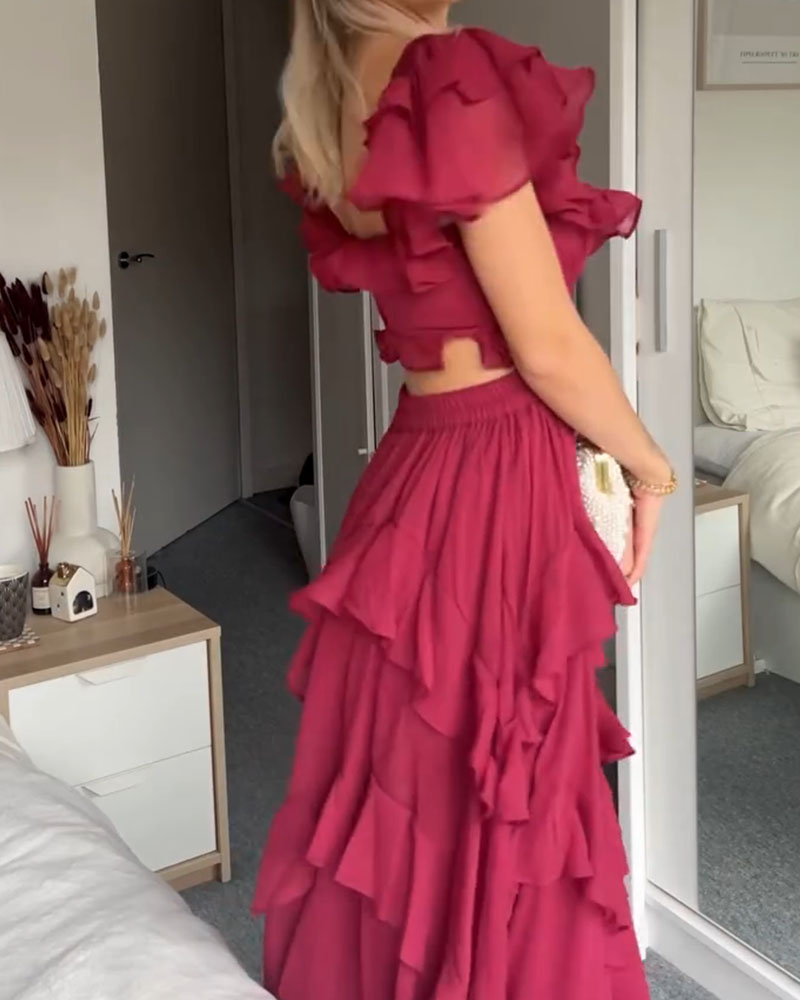 Backless dress with a square neckline