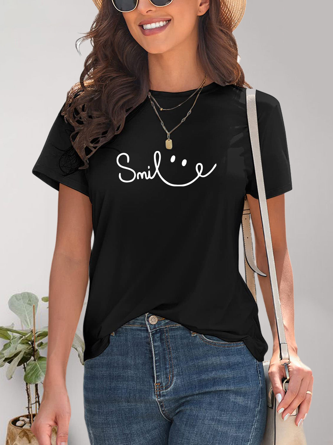 Valenzora | Smile Crew Neck Kurzarm-T-Shirt