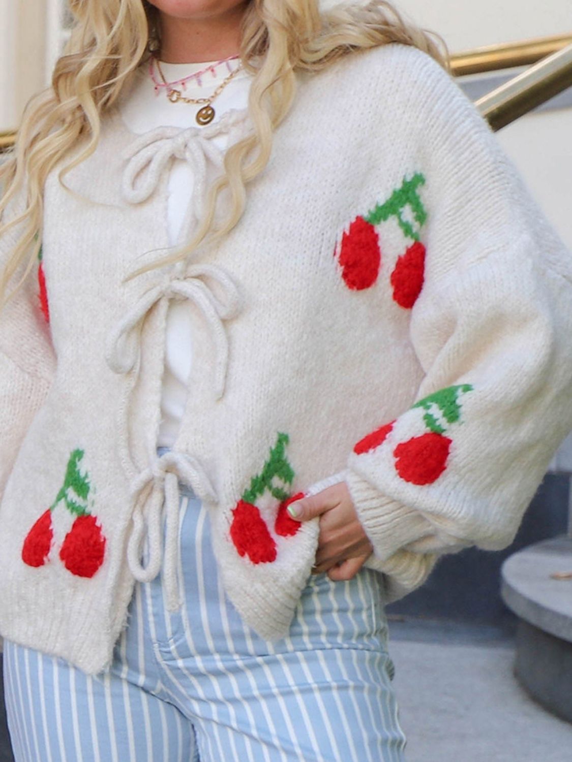 Valenzora | Cardigan mit Rundhalsausschnitt und langen Ärmeln, Bound Cherry