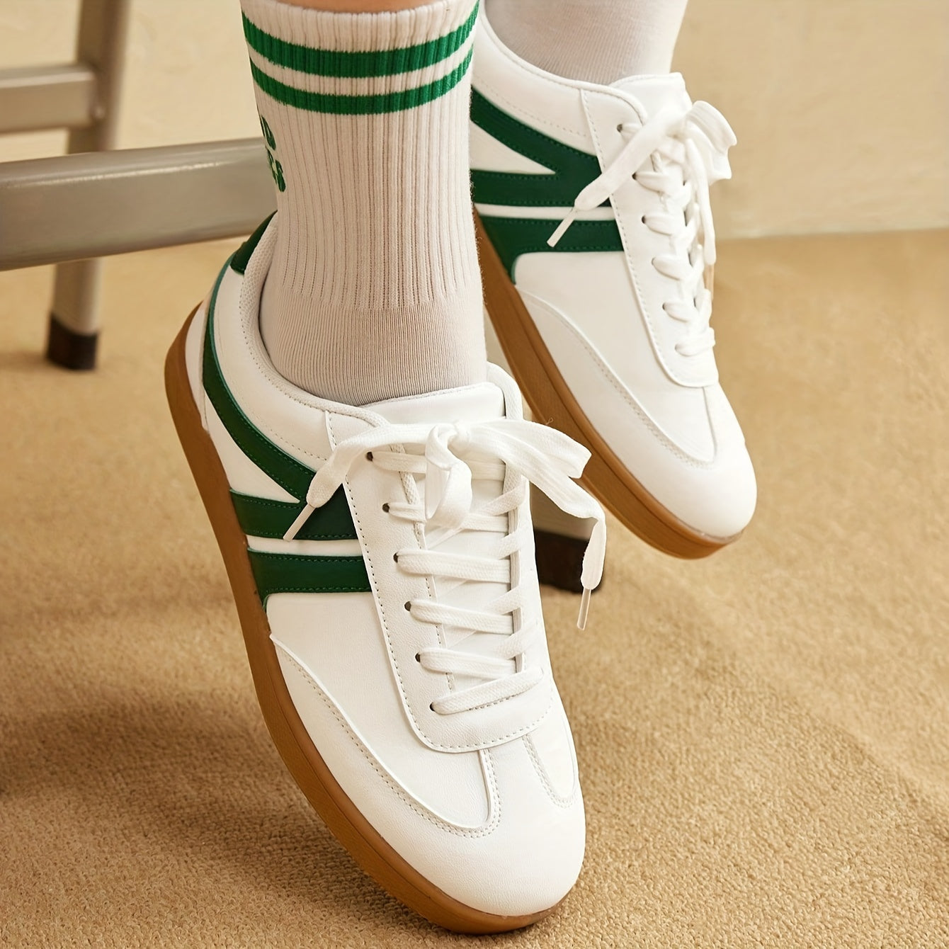 Valenzora | Comfortable women's sneakers in solid colors