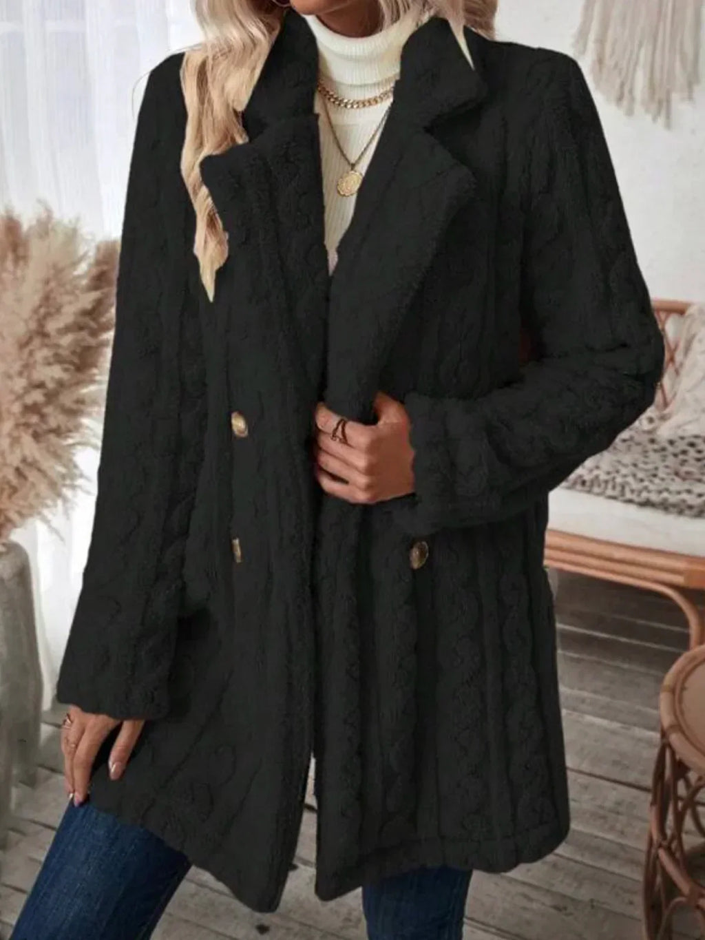 Stylische und entspannte Winterstrickjacke