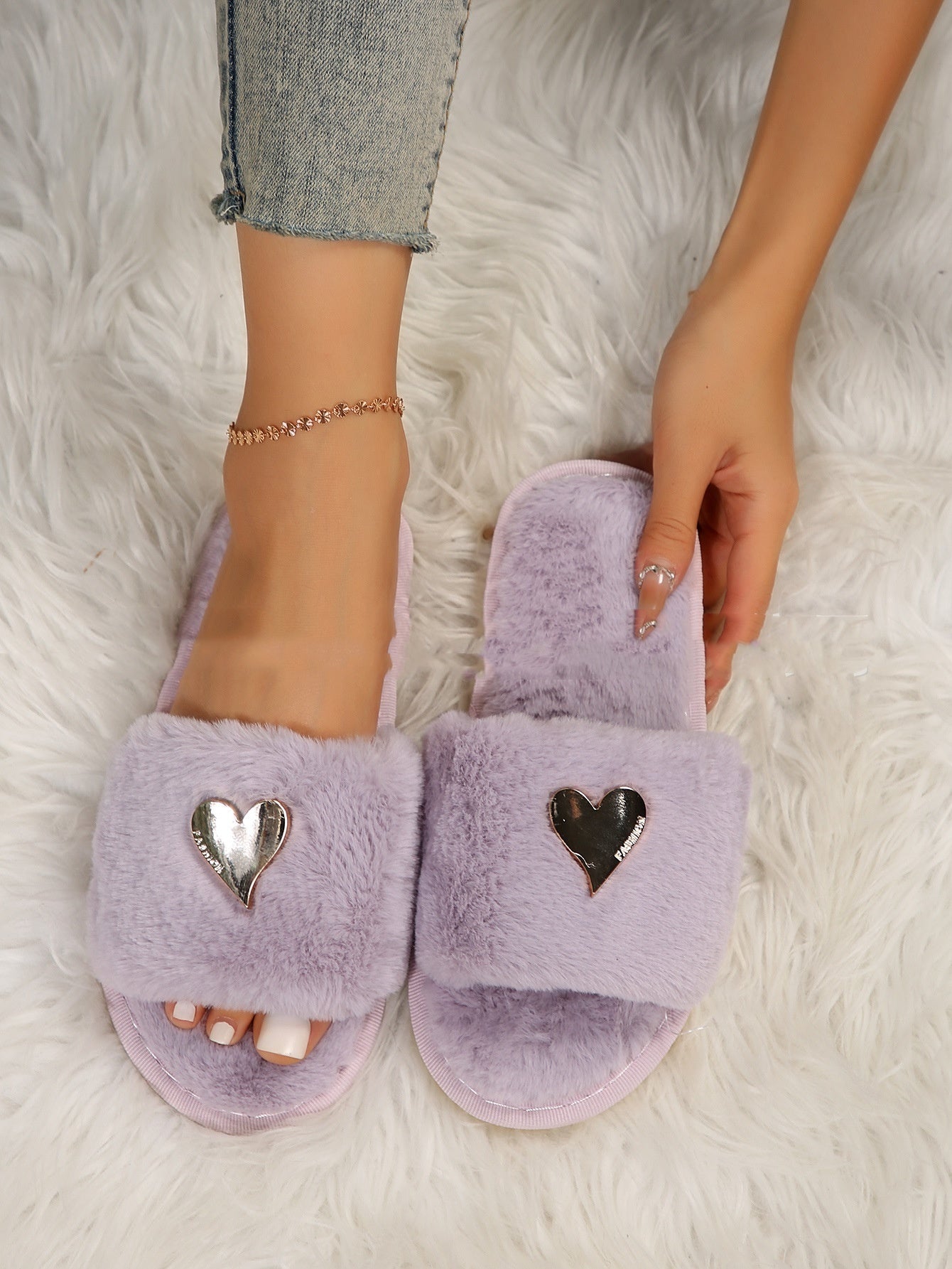 Valenzora | Slippers - Women's slippers with heart detail and open toe