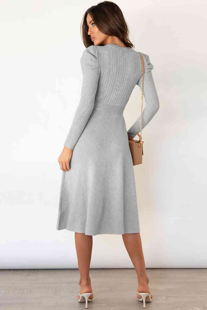 Valenzora | Rundhals-Langarm-Kleid mit Knotendetail an der Taille