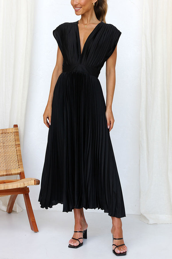 Valenzora | Hello Beautiful Satin-Plissee-Midikleid