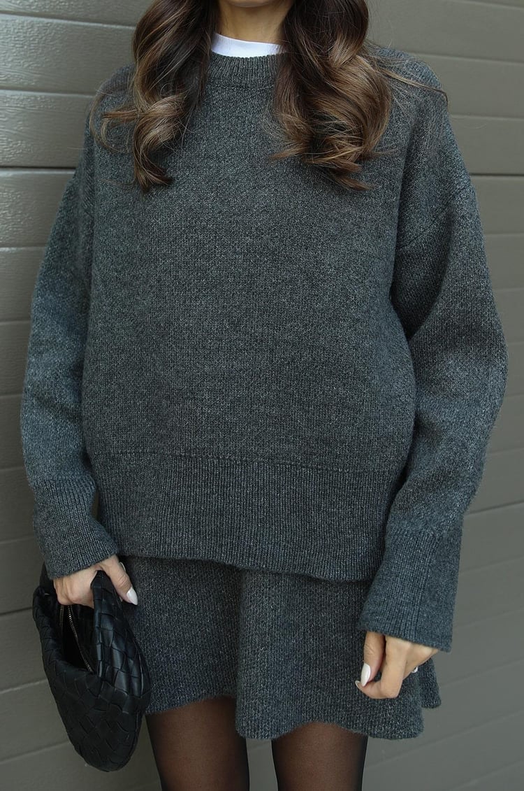 Valenzora | 1-piece knitwear set - women's sweater and skirt with a relaxed fit