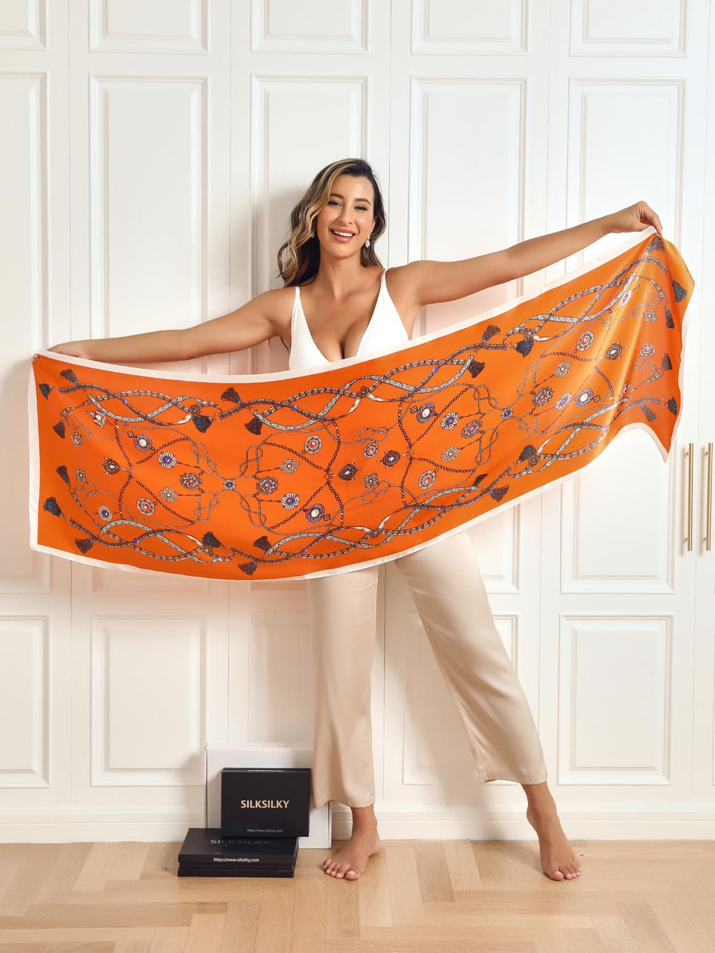 Valenzora | Luxurious women's scarf made of mulberry silk