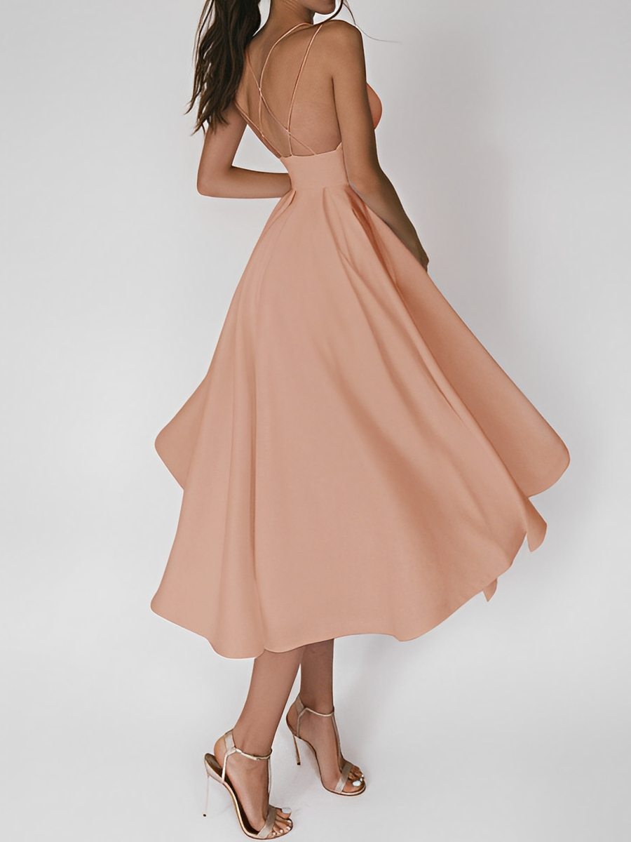 Valenzora | Ein leichtes Kleid mit zarten Spaghettiträgern
