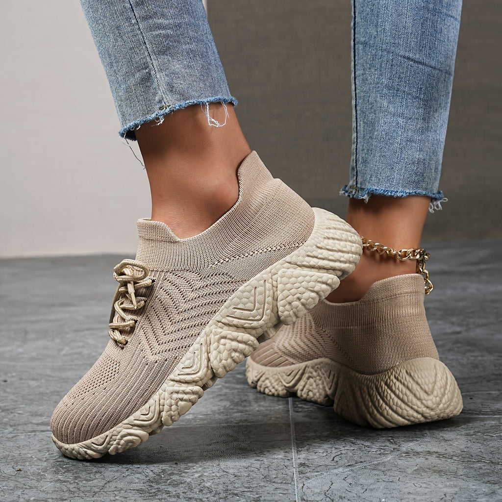 Valenzora | Breathable low-top sneakers in a solid color