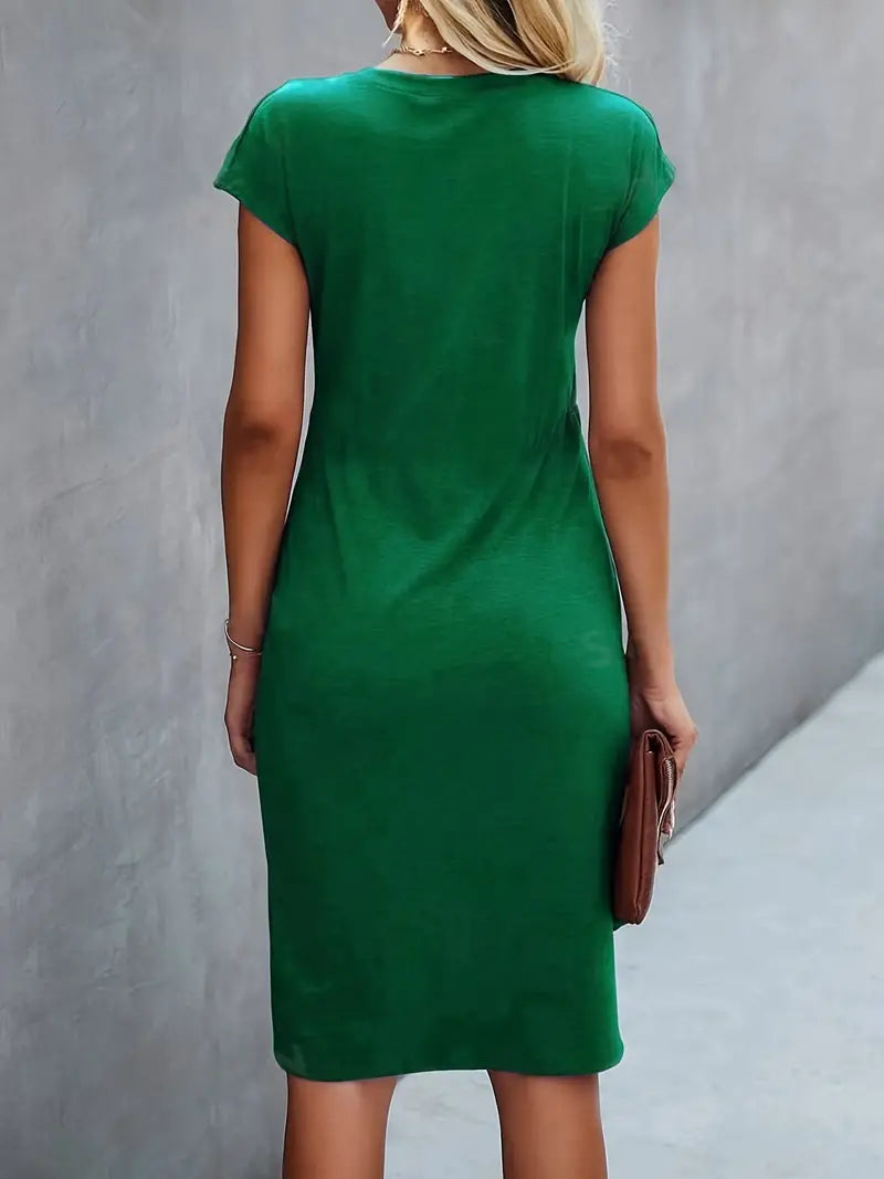 Valenzora | Stylish figure-hugging dress with a round neckline