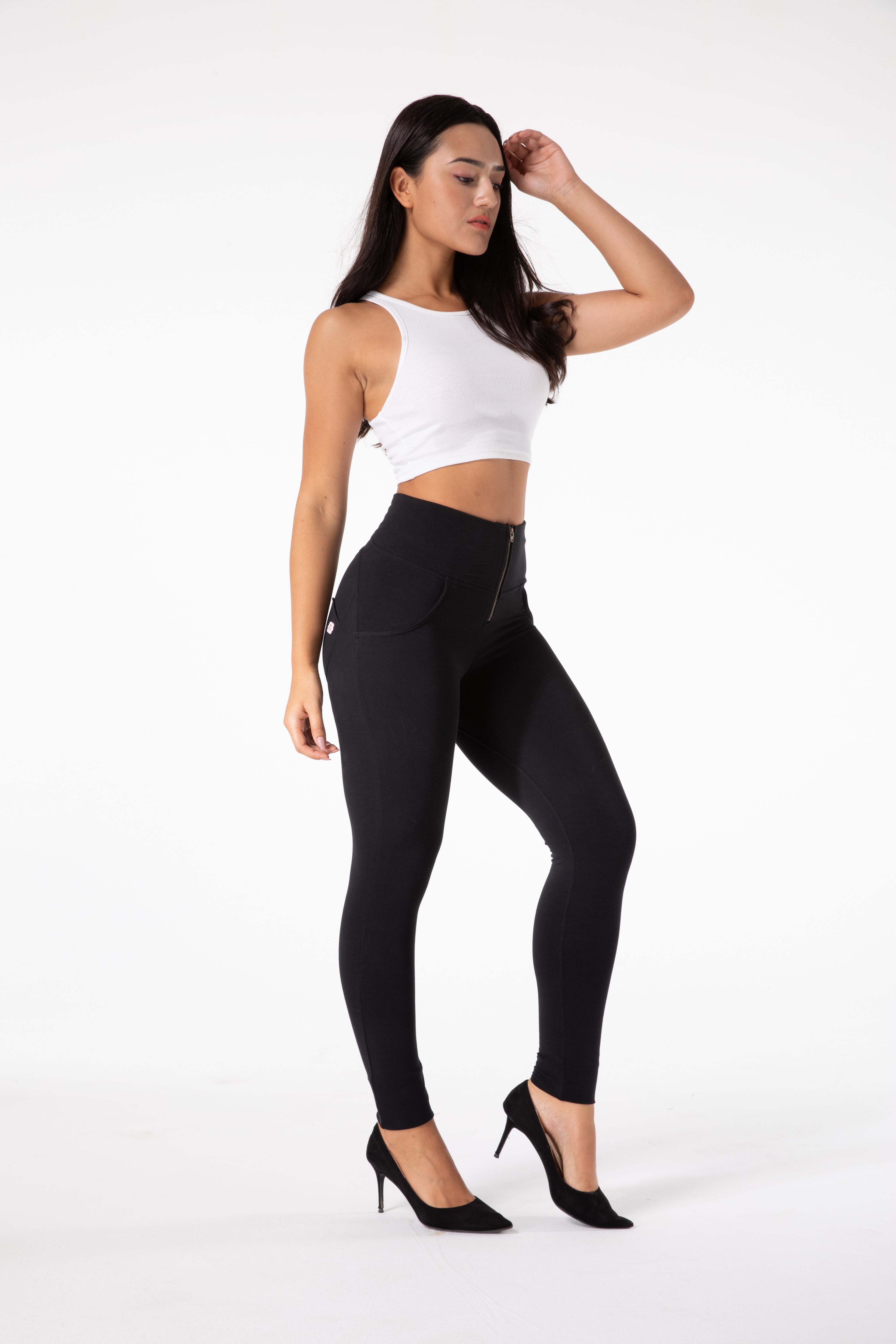 Valenzora | Tight black leggings with a high waist