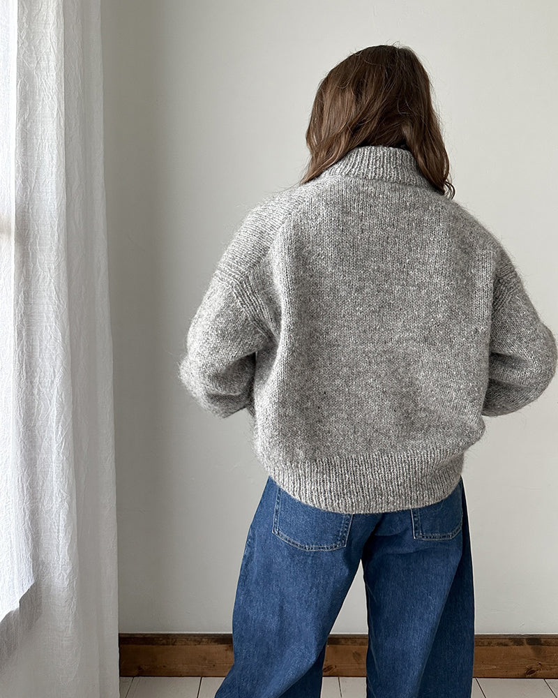 Valenzora | Graue Strickjacke mit Knöpfen