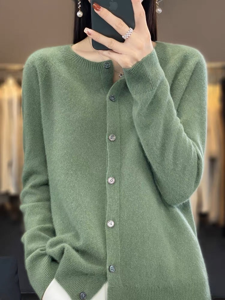 Valenzora | Merinowoll-Strickjacke mit Rundhalsausschnitt und langen Ärmeln
