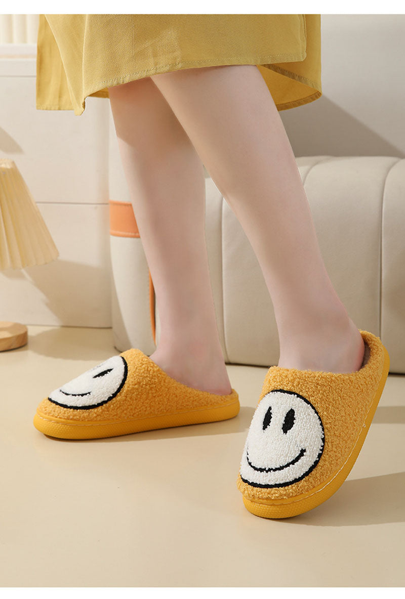 Valenzora Large Smiley Pattern Fur Slippers