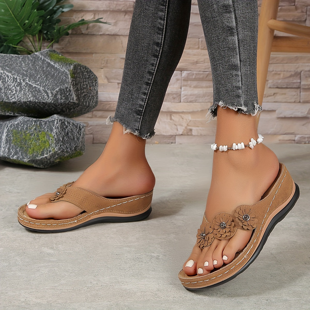 Valenzora | Beautiful flip-flop sandals for women