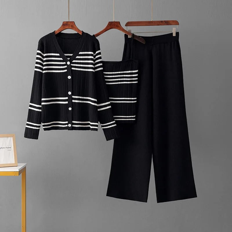 Valenzora | Comfortable striped knitwear set