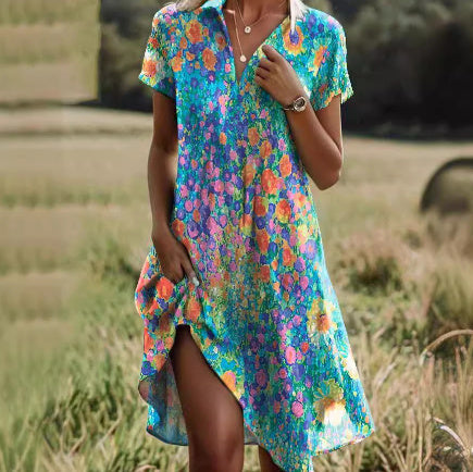 Valenzora | Short-sleeved green mini dress with polka dots