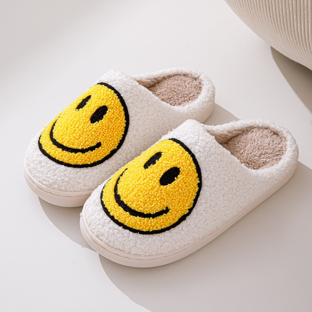 Valenzora Large Smiley Pattern Fur Slippers