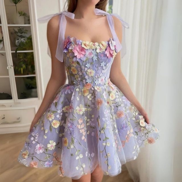 Valenzora | Cocktail dress with floral appliqués