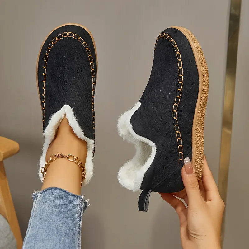 – Ankle boots with a round toe and fleece lining