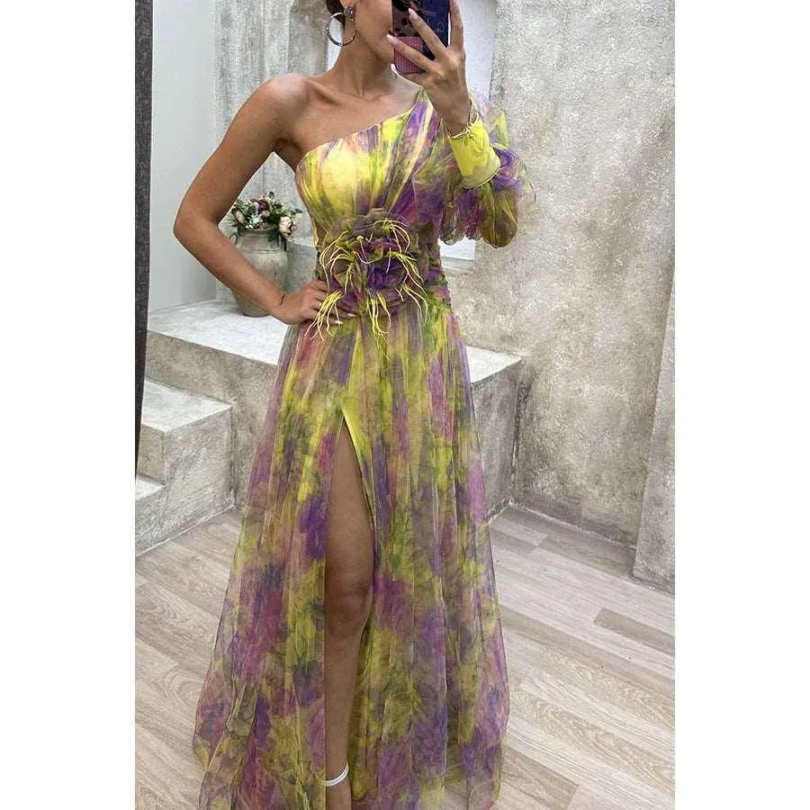 Valenzora | Long party dress with off-the-shoulder, split print.